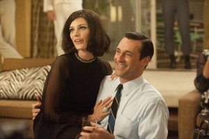 madmen-season5-alittlekissjpg-a984c4c535655035